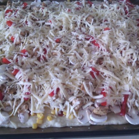 Krok 8 - Pizza z gyrosem i papryką foto