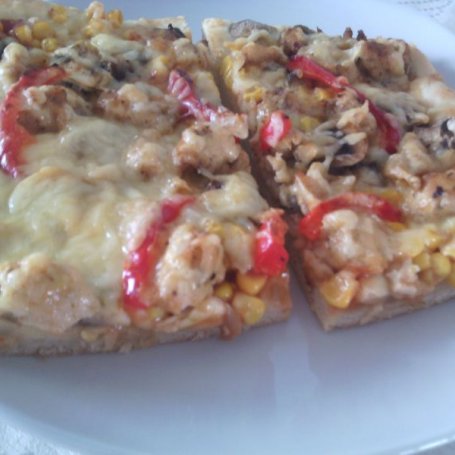 Krok 9 - Pizza z gyrosem i papryką foto