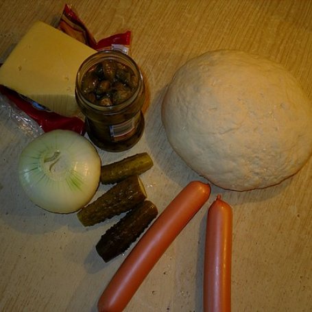 Krok 1 - Pizza z kaparami foto
