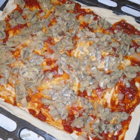 Krok 2 - Pizza z kaparami foto