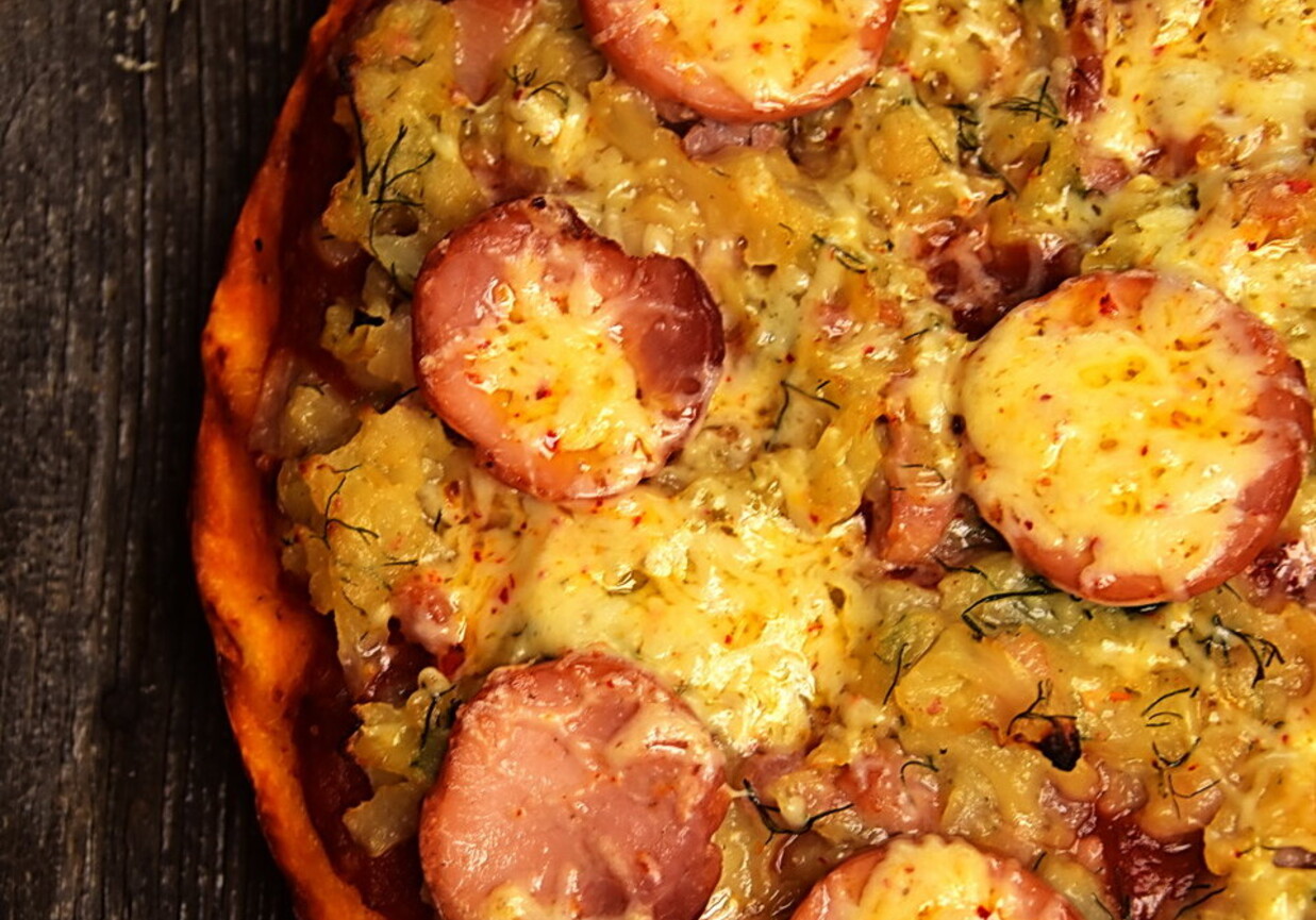 Pizza z kapustą zasmażaną foto