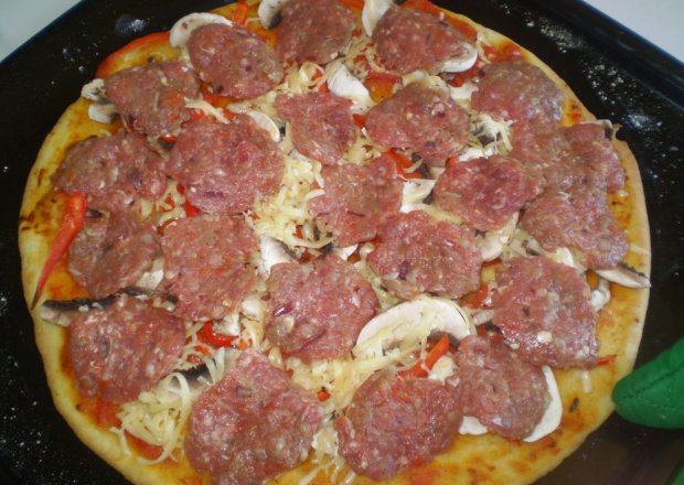 Fotografia przedstawiająca Pizza z keftą