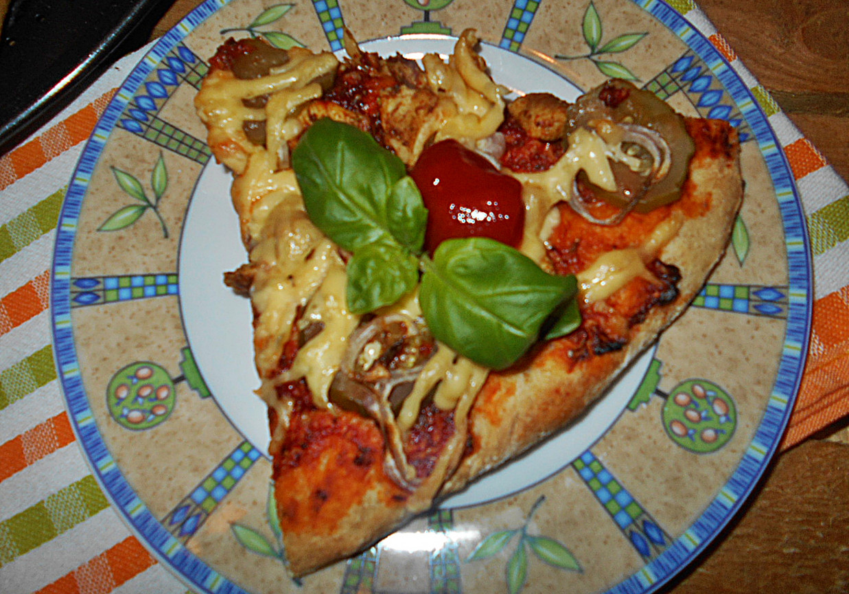 Pizza z kurczakiem foto