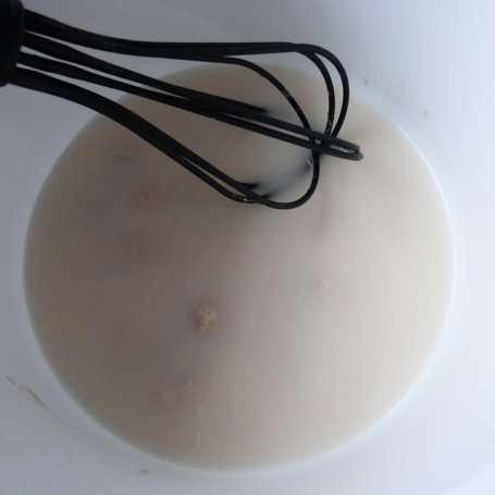 Krok 1 - Pizza z mąki pszennej i kukurydzianej  foto
