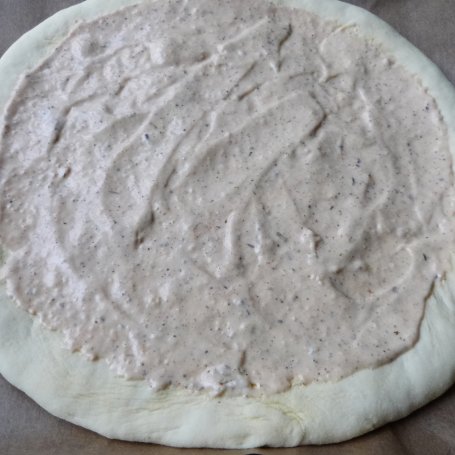Krok 6 - Pizza z mąki pszennej i kukurydzianej  foto