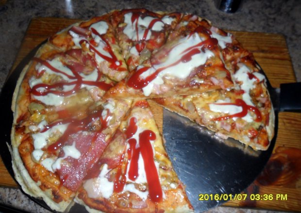 Fotografia przedstawiająca Pizza z mąki razowej i pszennej