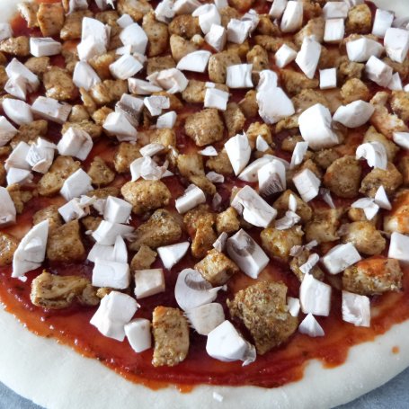 Krok 6 - Pizza z mięsem i serem pleśniowym  foto