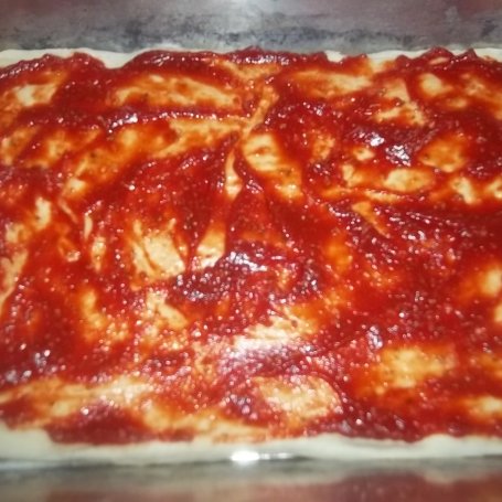 Krok 6 - Pizza z mięsem mielonym i pieczarkami foto