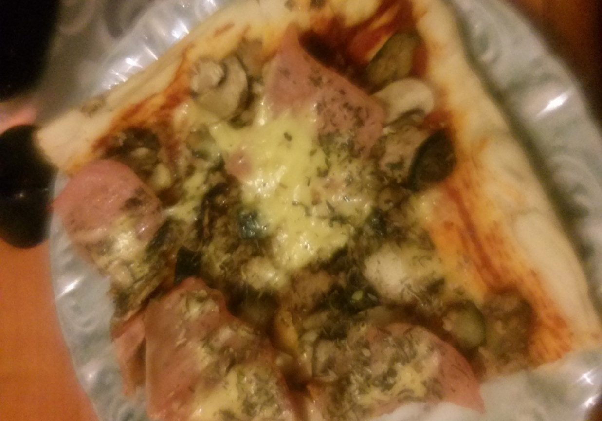 pizza z mięsem mielonym foto
