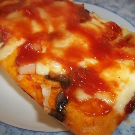 Krok 5 - Pizza z mozzarellą foto