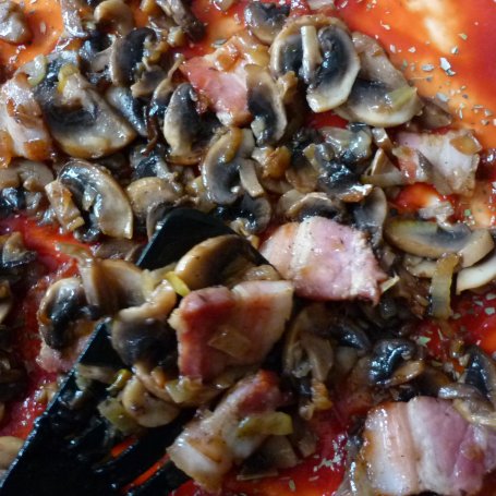 Krok 5 - Pizza z mozzarellą foto