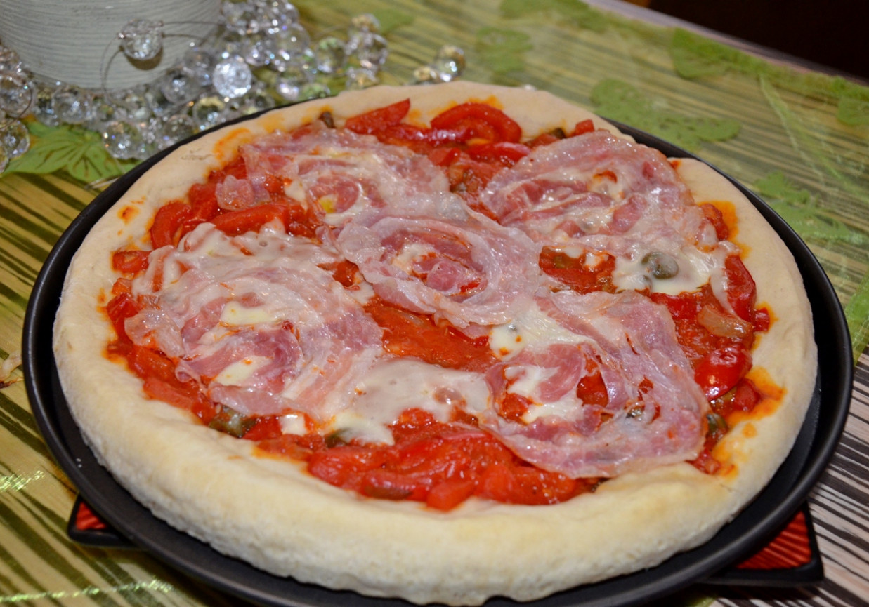 Pizza z papryką i pancettą DoradcaSmaku.pl