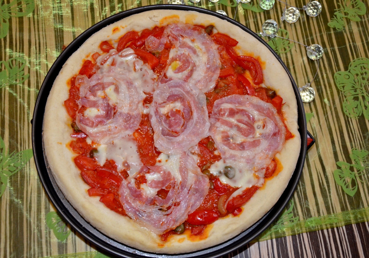 Pizza z papryką i pancettą DoradcaSmaku.pl