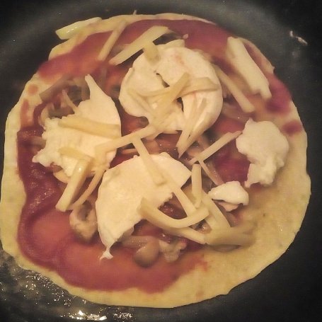 Krok 5 - Pizza z patelni foto