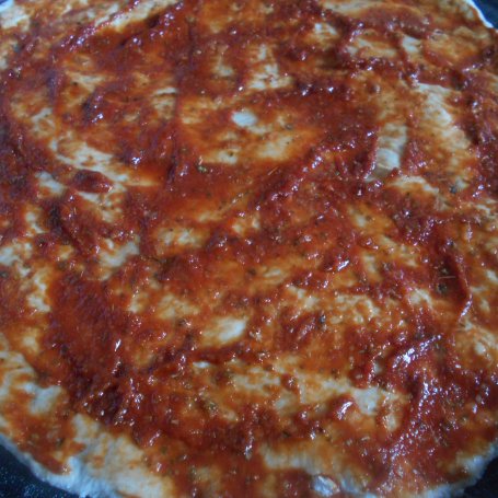 Krok 6 - Pizza z pieczarkami i kalarepką foto