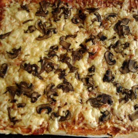 Krok 5 - Pizza z podwójnym serem i pieczarkami pieczonymi foto