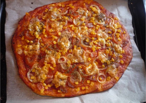 Fotografia przedstawiająca Pizza z proszkiem do pieczenia. Szybka!
