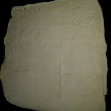 Krok 5 - pizza z salami i cukinią foto