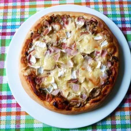 Krok 7 - Pizza z serem pleśniowym foto