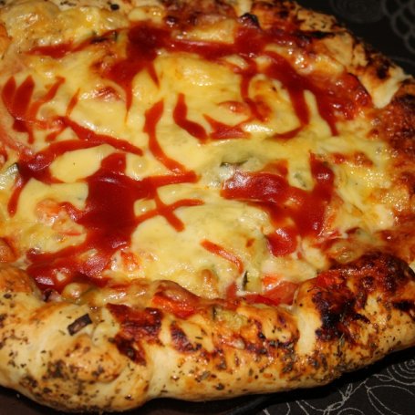 Krok 3 - Pizza z serowymi bokami foto