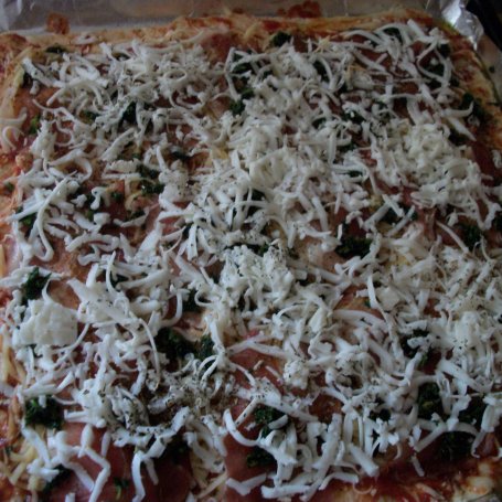 Krok 3 - Pizza z szynką i kozim serem wg Zub3r'a foto