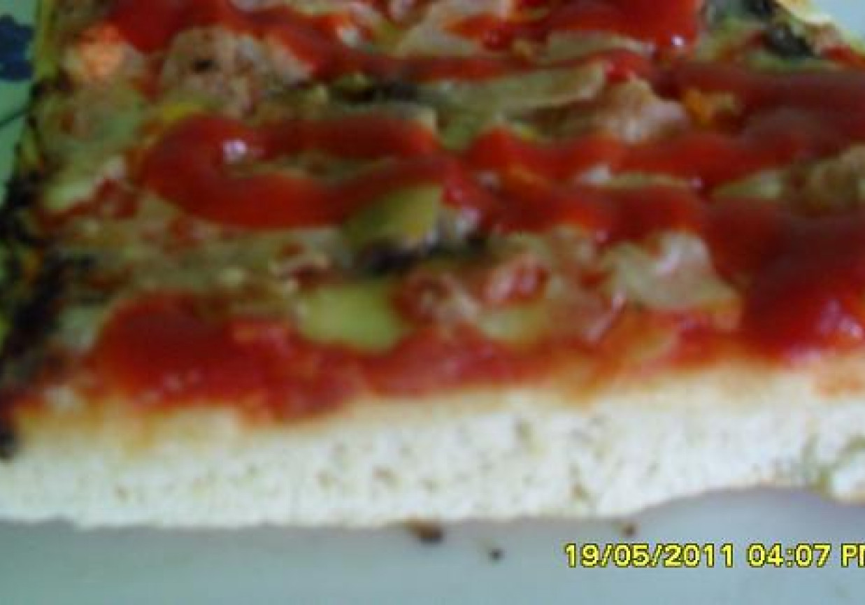 Pizza z szynką foto