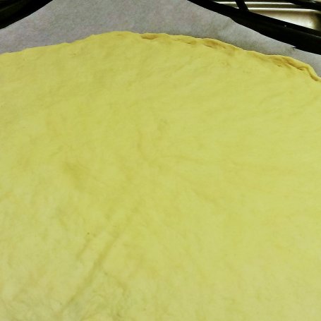 Krok 1 - Pizza z tuńczykiem foto