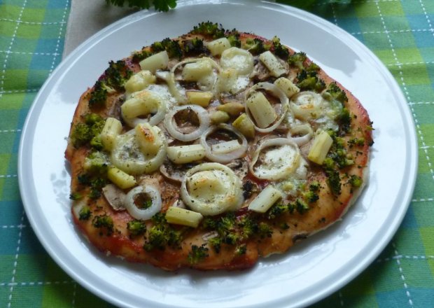 Fotografia przedstawiająca Pizza z warzywami