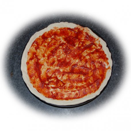 Krok 1 - Pizza z wędzonym boczkiem foto