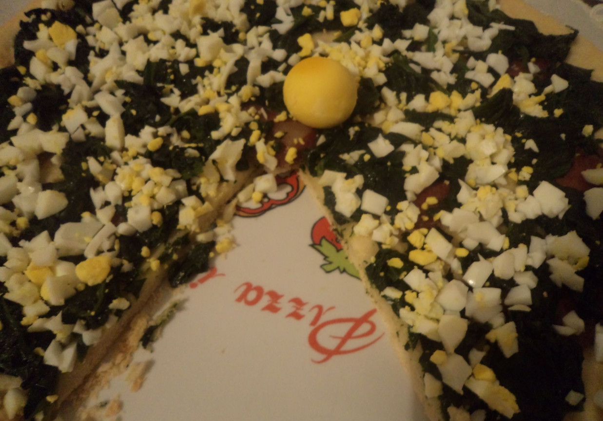 Pizza ze szpinakiem i salami DoradcaSmaku.pl