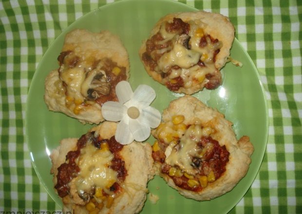 Fotografia przedstawiająca Pizzerinki z mięsem mielonym