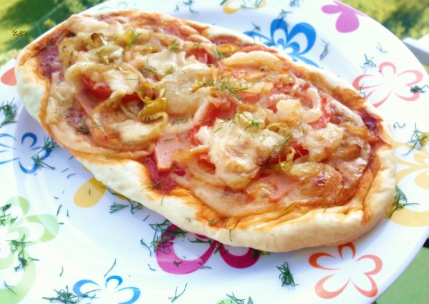Fotografia przedstawiająca Pizzerinki z salami i chili