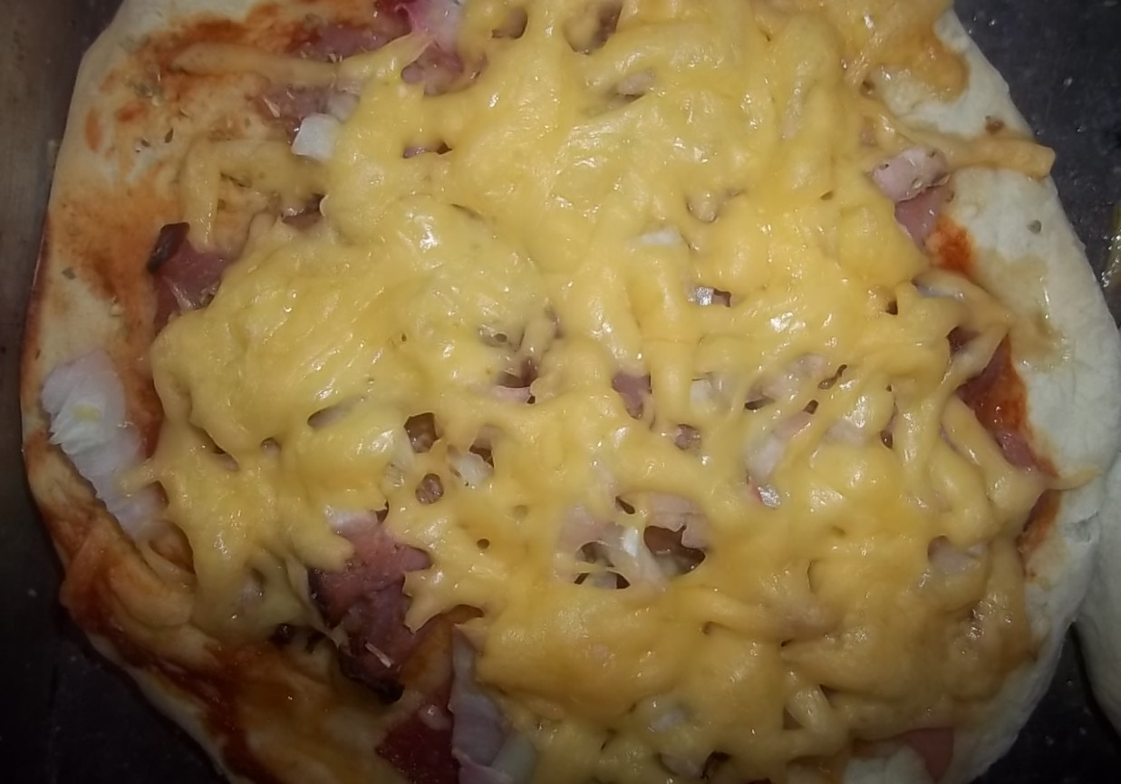 Pizzerinki z salami i szynką DoradcaSmaku.pl