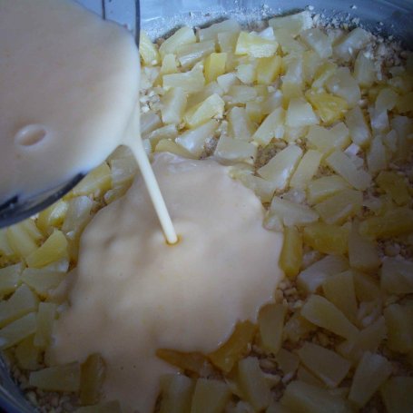 Krok 3 - Placek ananasowo-migdałowy na kruchym cieście foto