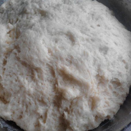 Krok 2 - Placek drożdżowy z rabarbarem i kruszonką foto