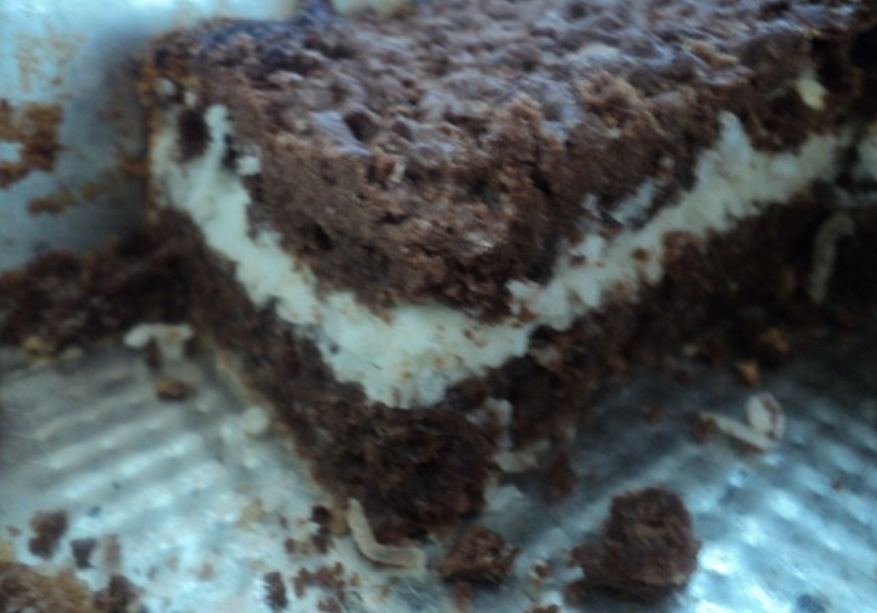 Placek kakaowo-śmietanowy foto