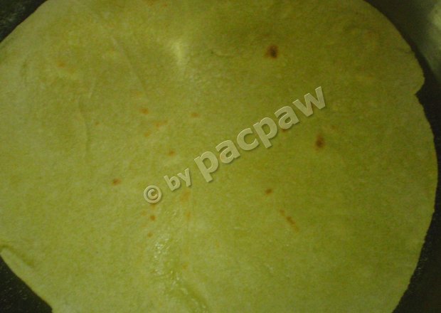Fotografia przedstawiająca Placek tortilla pszenno-kukurydziana
