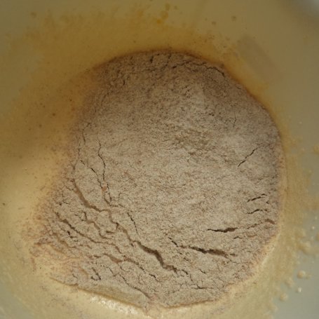 Krok 4 - PLACEK WIELKANOCNY Z DODATKIEM MĄKI PEŁNOZIARNISTEJ foto