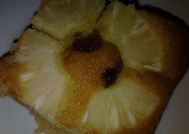 Fotografia przedstawiająca Placek z ananasem
