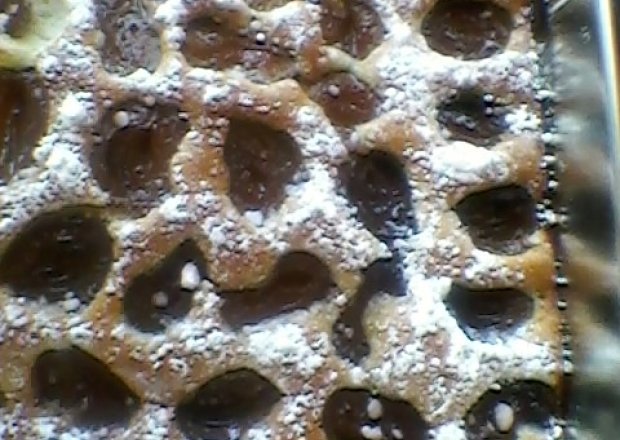 Fotografia przedstawiająca placek ze śliwkami