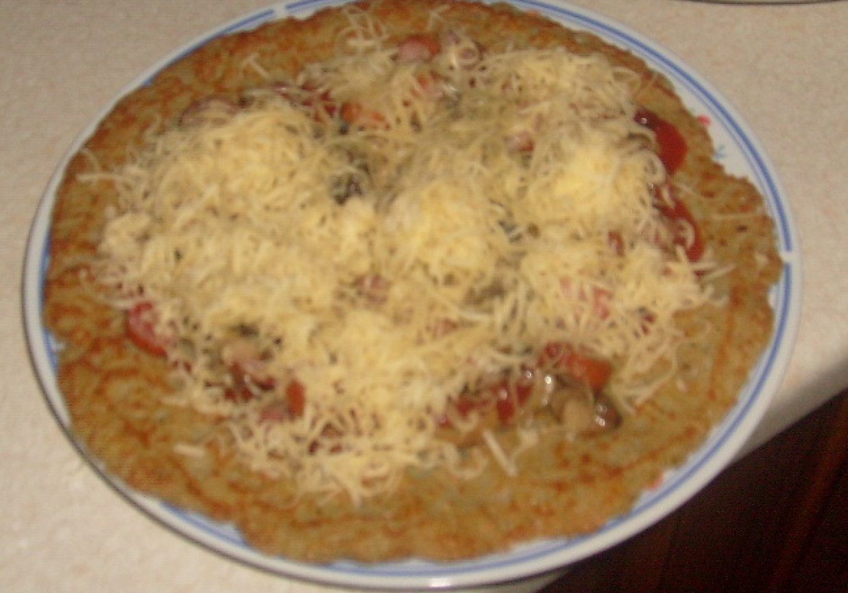 Placek ziemniaczany ala pizza foto