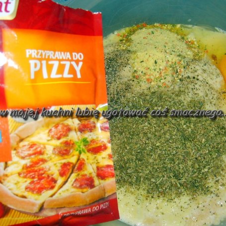 Krok 2 - placki pizzowe z sosem jogutowo ziołowym... foto