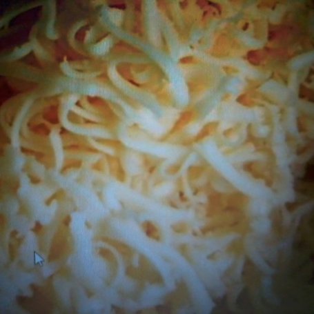 Krok 4 - placki z kurczakiem, serem i pieczarkami foto