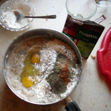 Krok 2 - Placki ziemniaczane (idealne jako przekąska do zupy ogórkowej lub baza do placków po węgiersku, itp.). foto