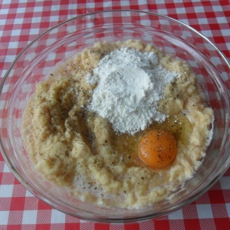 Krok 1 - Placki ziemniaczane z czosnkiem foto