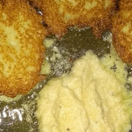 Krok 5 - Placki ziemniaczane z kaszą manną, polane miodem foto