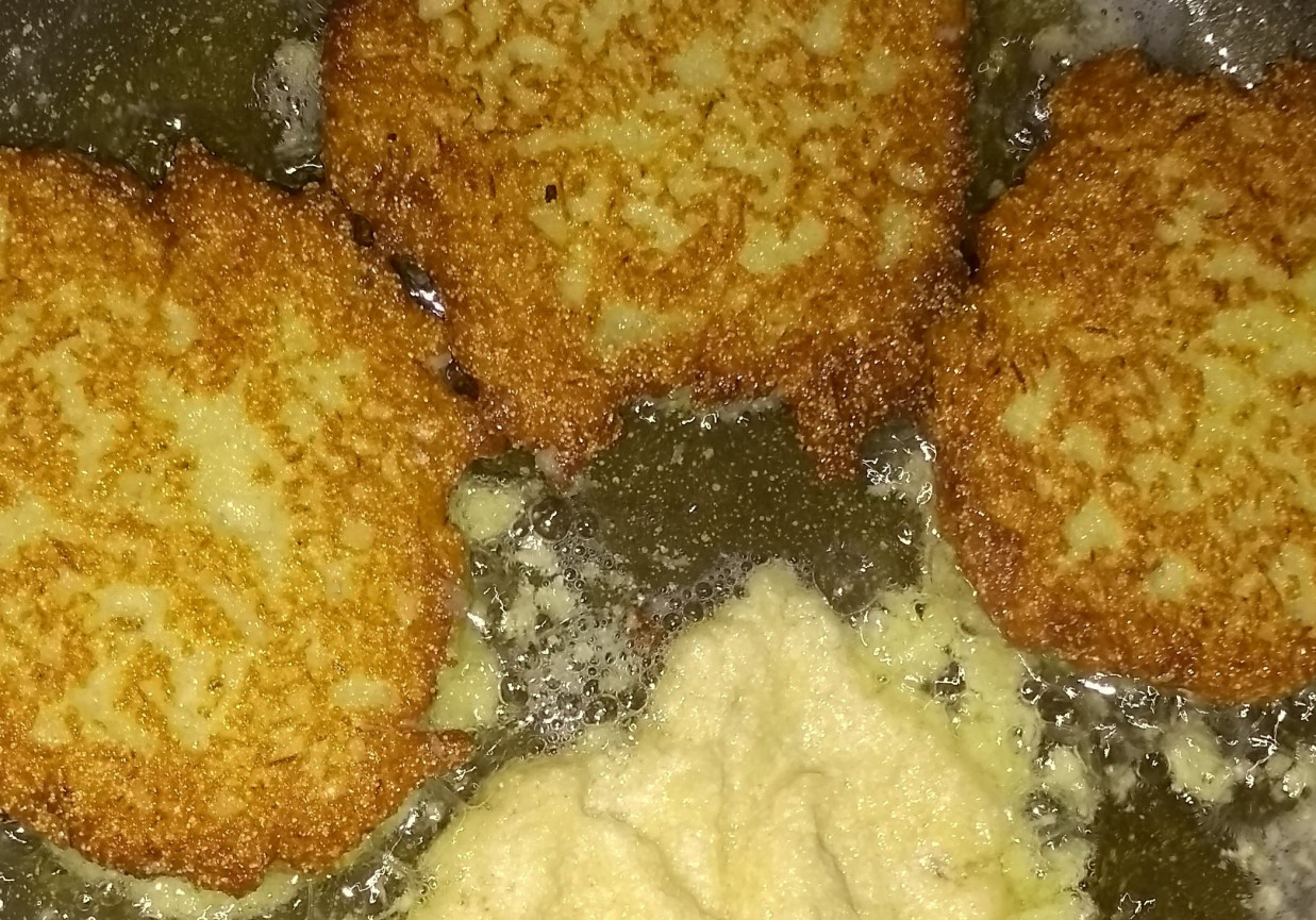 Placki ziemniaczane z kaszą manną, polane miodem - DoradcaSmaku.pl