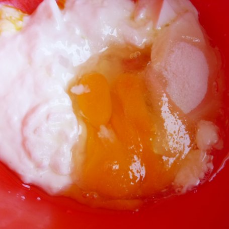 Krok 1 - Placuszki jogurtowe z truskawkami foto