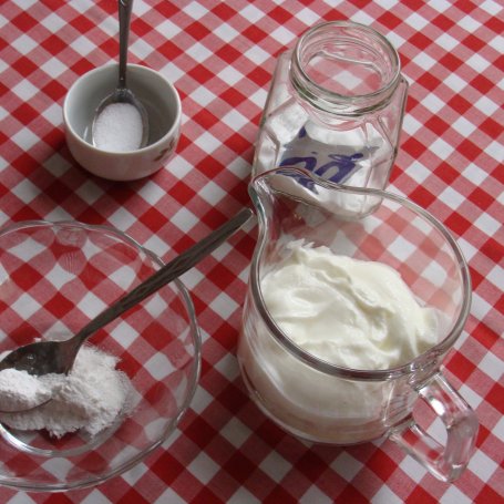 Krok 1 - Placuszki jogurtowe foto