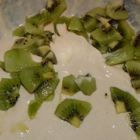 Krok 4 - Placuszki kefirowe z kiwi foto